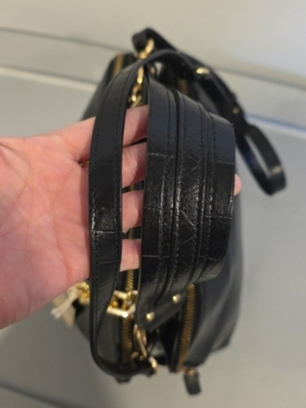 Claudia Firenze Italy Black Leather Shoulder Bag With Gold Chain - Picture 13 of 16